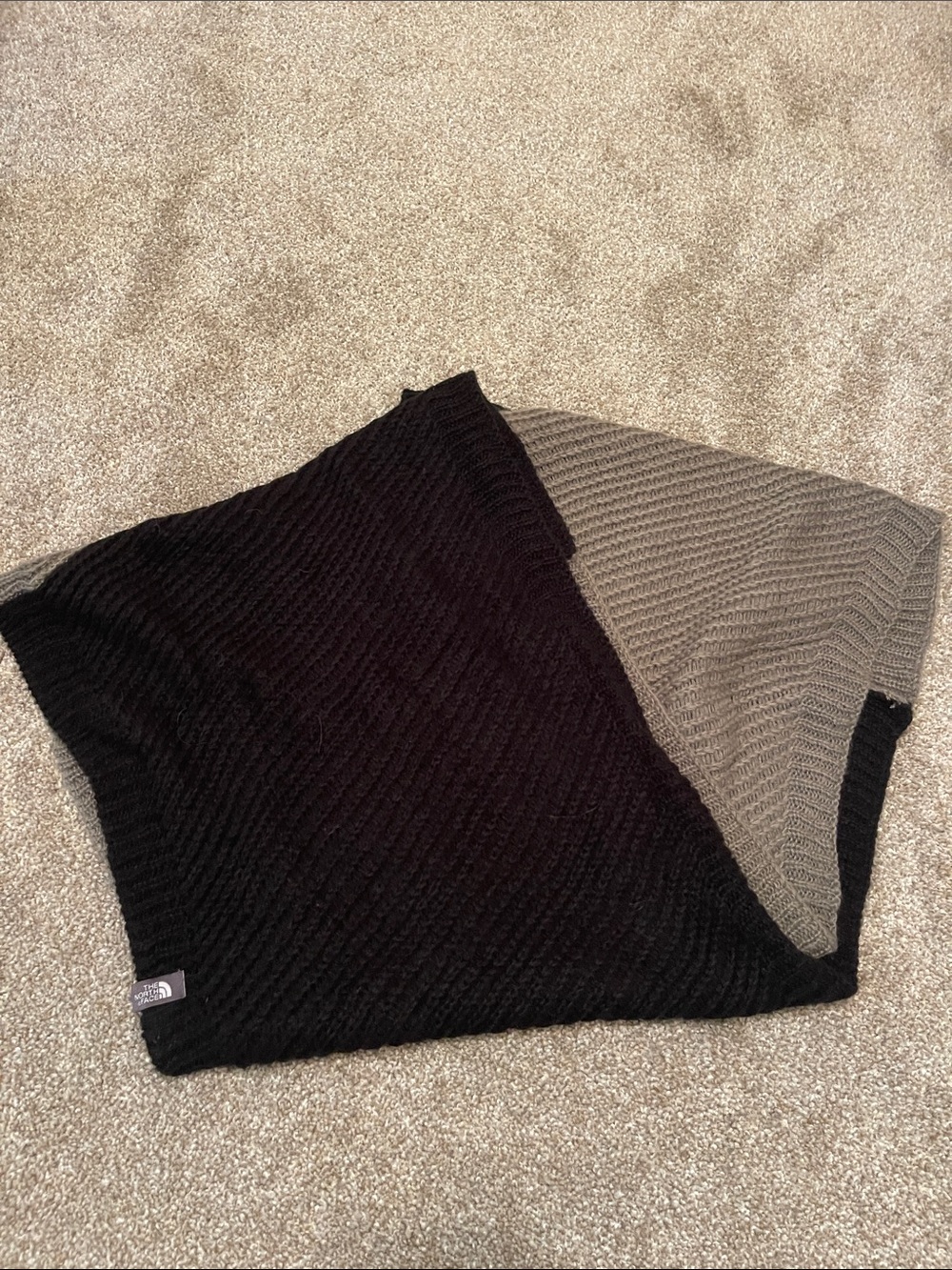 The North Face Infinity Scarf - Black & Grey